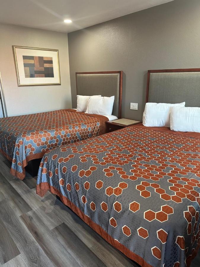 Royal Motel Tracy Εξωτερικό φωτογραφία
